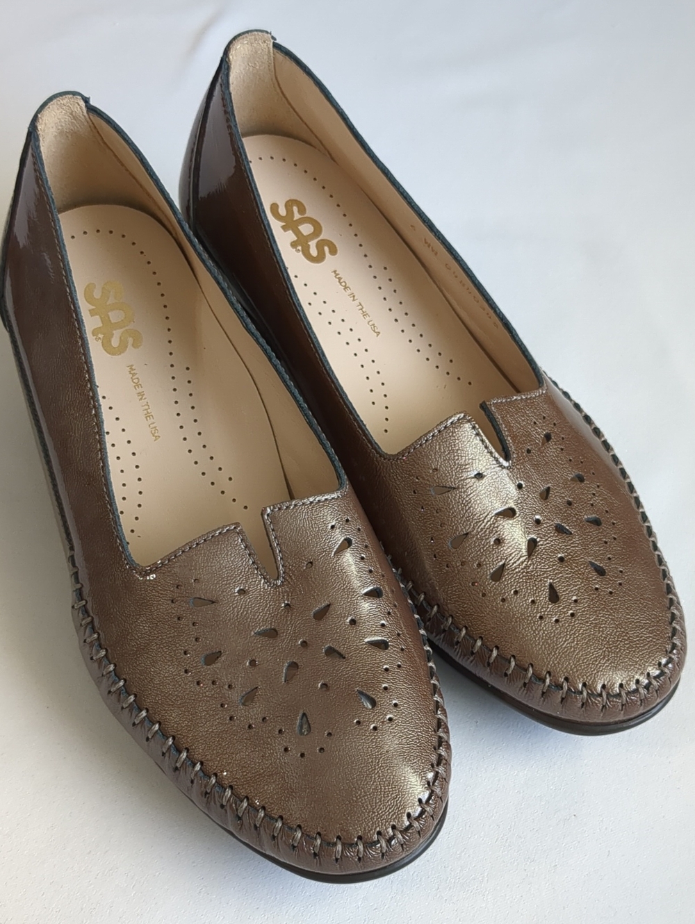 SAS Sonyo Portobello Taupe Patent Leather Slip On Pump Shoes Sz 6WW